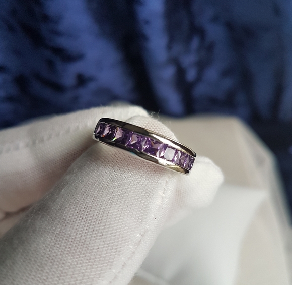 Swarovski Elements 925 Sterling Silver Princess-cut Amethyst Eternity Band NEW - Picture 4 of 6